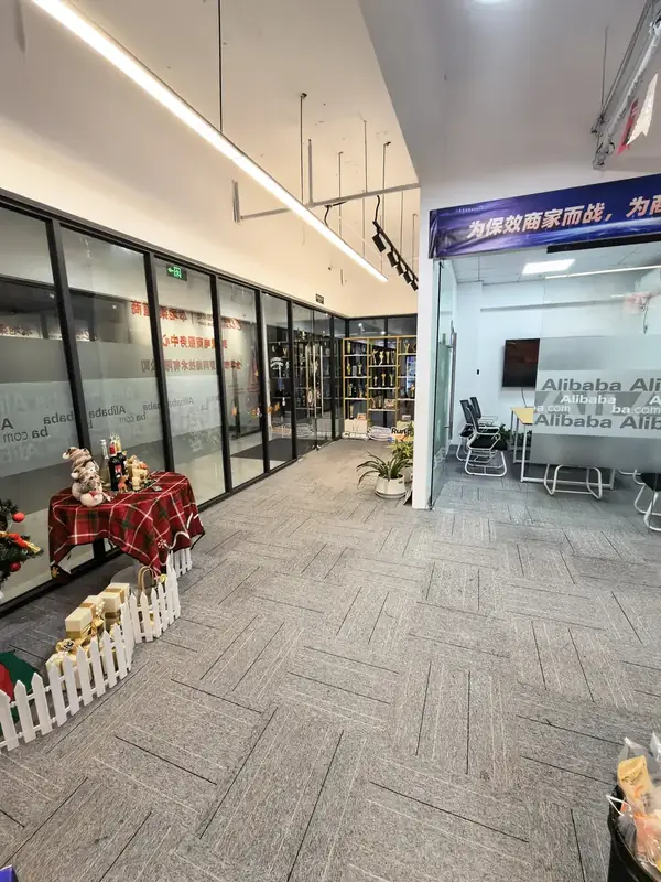 星芽网络办公走廊实景